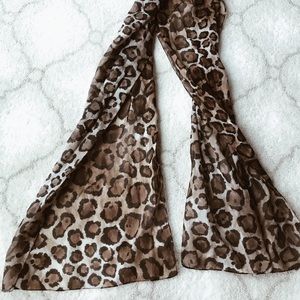 Vintage Animal 🦒 print Scarf